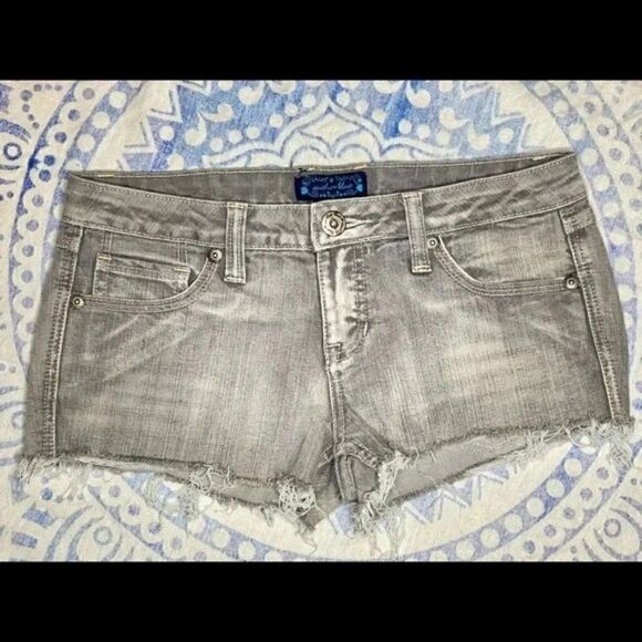 Cutoff grey jean shorts - Picture 1 of 3